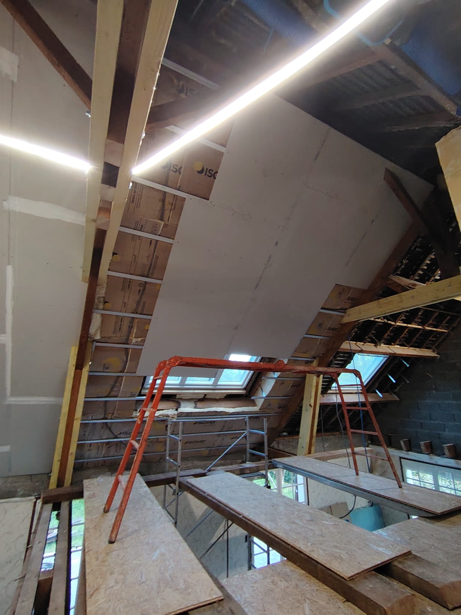 Ossature métallique pour faux plafond sous combles